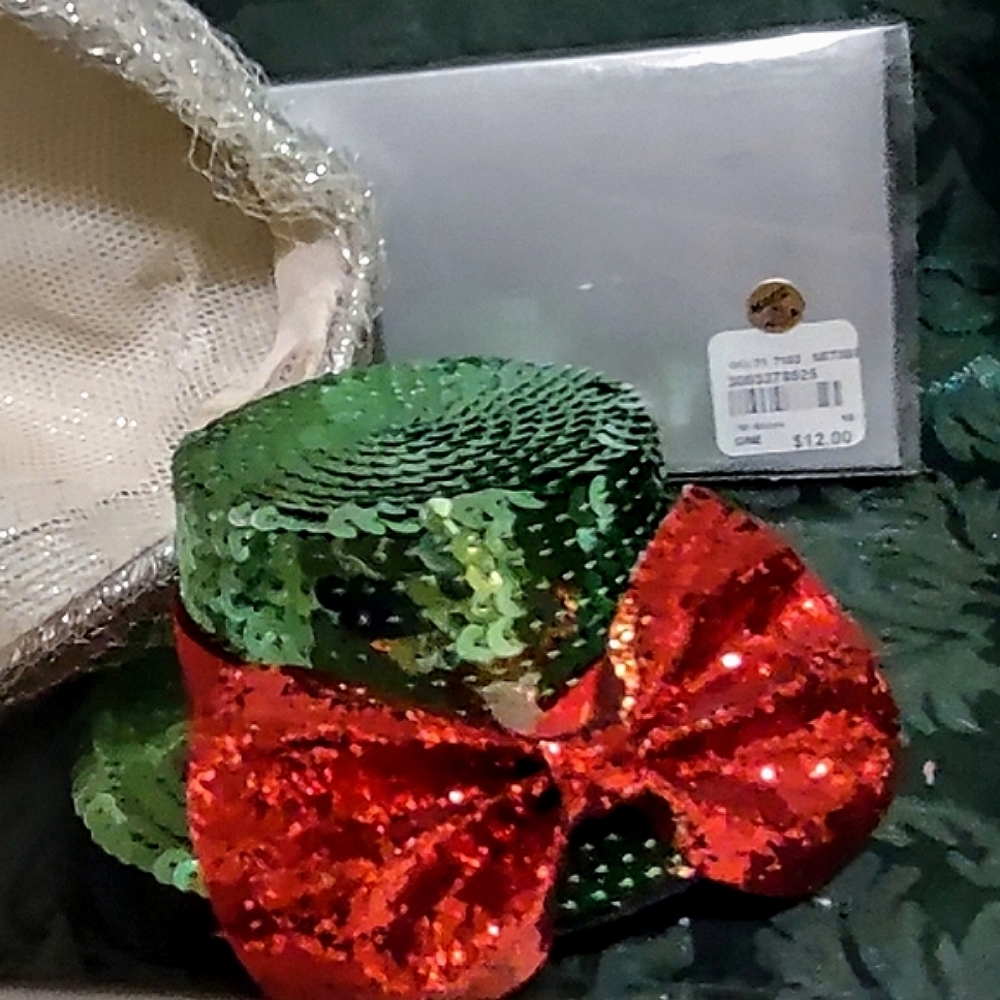 Lot of 3: Silver Sparkly Vintage Hat, Green Sequins Hair Clip, Photo Frames Set - Picture 6 of 15